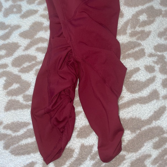 2 for 1 Fabletics leggings - Picture 3 of 6